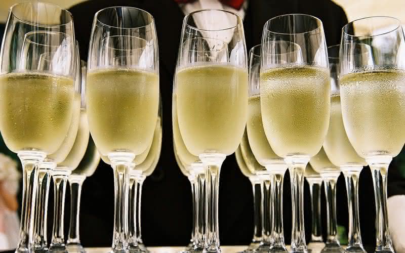 Imagem Champagne prevê quedas nas vendas em 2023