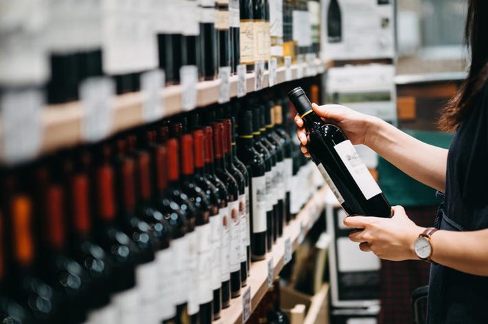 Irlanda proíbe venda de garrafas de vinho por menos de € 7,4 