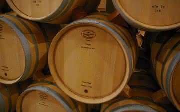 Saiba como o vinho é produzido