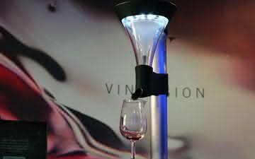 Nova invenção britânica permite que as pessoas criem seus próprios vinhos