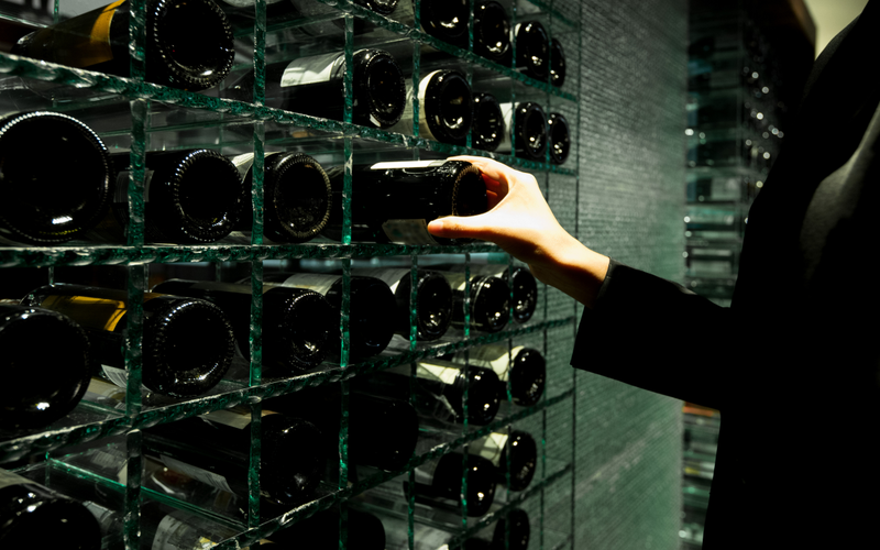 Pesquisa sugere que os investidores mais jovens “estão se voltando para o vinho fino”