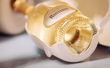 Champagne Ruinart cria caixa ecológica inspirada em cavernas de giz