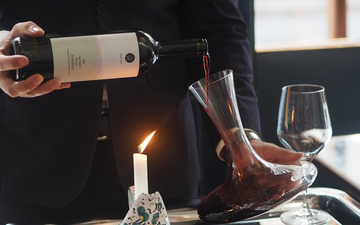 As melhores técnicas para se decantar (ou não) um vinho de qualquer idade