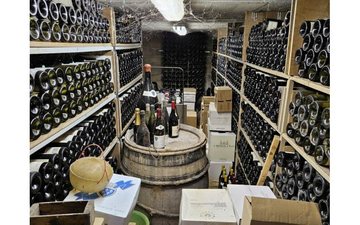 Roubo de 7 mil garrafas de vinho na Borgonha e ato de vandalismo na Espanha