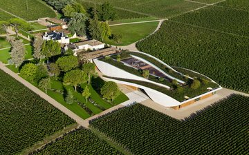 Projeto é um verdadeiro monumento em meio à paisagem de Bordeaux - Divulgação