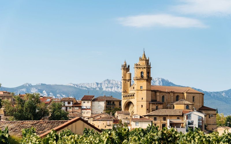 Imagem Espanha: terra de vinhos premiados e tradição milenar
