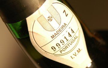 Os melhores Vinhos Madeira produzidos e engarrafados pela vinícola Henriques \u0026 Henriques