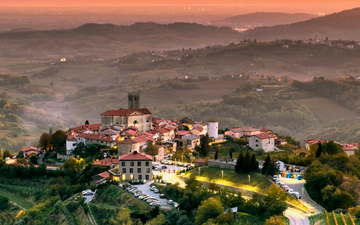 Toscana eslovena: Goriška Brda tem viticultura heroica, Rebula milenar e a tradição do vinho laranja