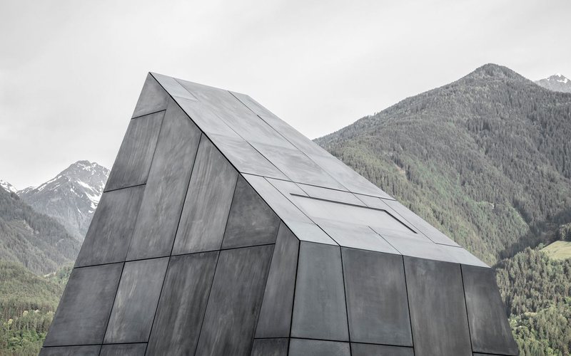 Imagem Descubra o luxuoso Hotel Pacherhof, onde o vinho e a arquitetura se encontram