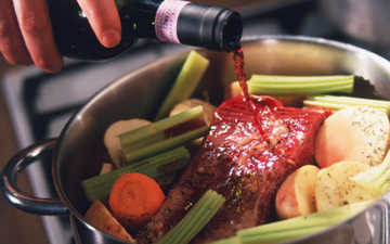 Que tal cozinhar com vinho no dia dos pais?