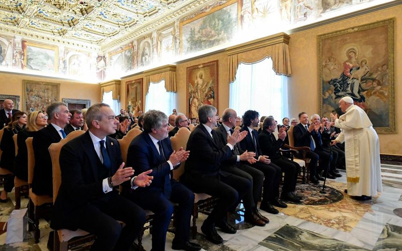 Papa Francisco em audiência com vinhateiros italianos no Vaticano