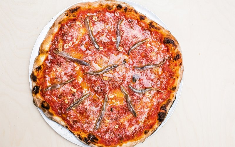 Pizza de aliche ou romana, outro clássico italiano