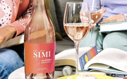 O vinho, feito com uvas Pinot Noir, foi descrito como um rosé elegante no estilo da Provence