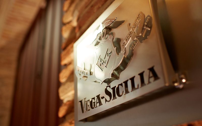 A partir do início de 2023 a Vega Sicilia decidiu ficar apenas com a Mistral como importadora oficial no Brasil - Divulgação
