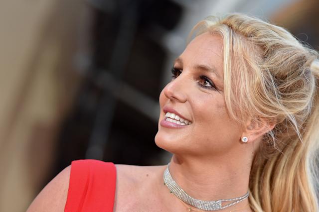 Britney Spears desfruta de seu primeiro vinho em mais uma década 