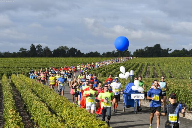 Marathon du Médoc ocorre no meio dos vinhedos em Bordeaux