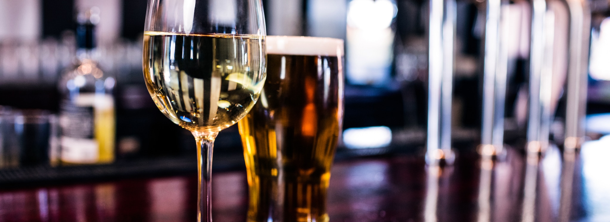 Pubs ingleses sofreram grandes perdas com a pandemia, com a população bebendo mais vinho e menos cerveja