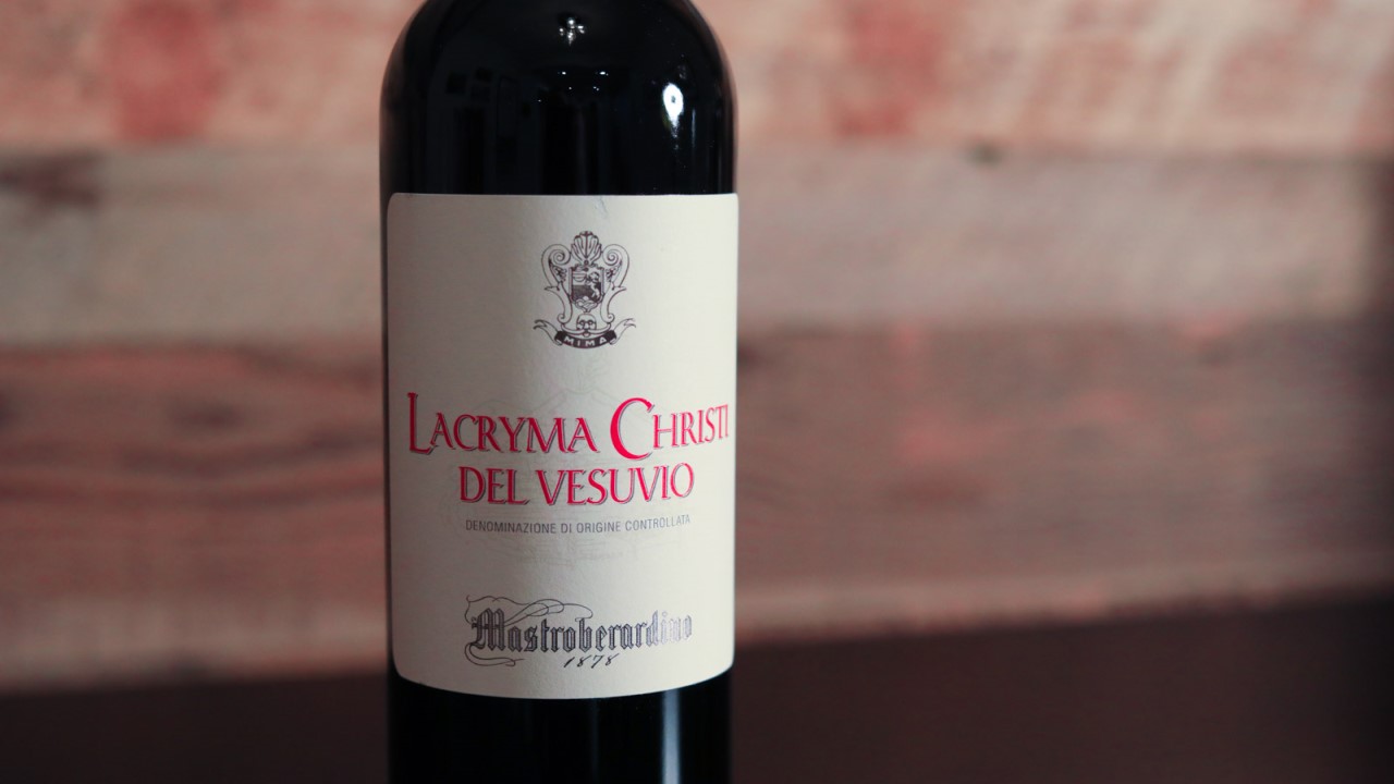 A lenda dos vinhos feitos com as “lágrimas de Cristo”  e hoje DOC italiana