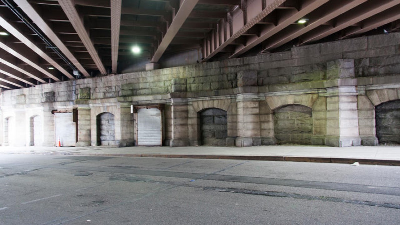 A história secreta das adegas escondidas sob a ponte do Brooklyn