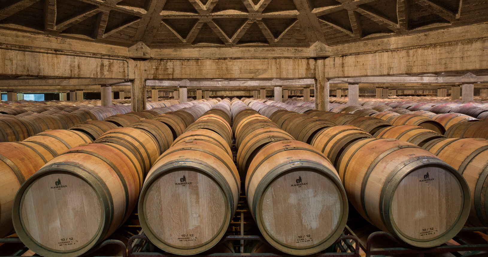 bodegas-olarra-vinicola-construida-para-reverenciar-o-vinho