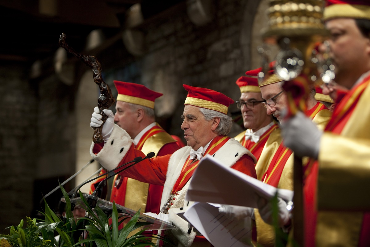 Confrades da Confrérie des Chevaliers du Tastevin na Borgonha