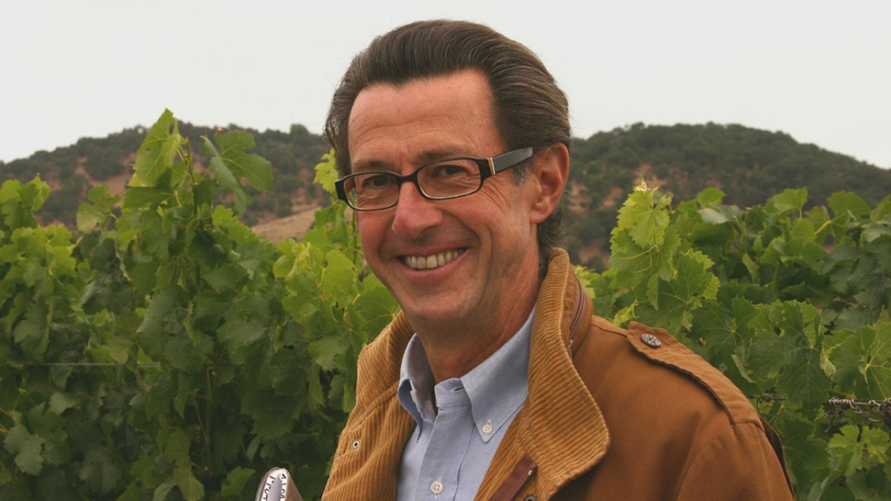 Christian Moueix e seus vinhedos na vinícola Dominus