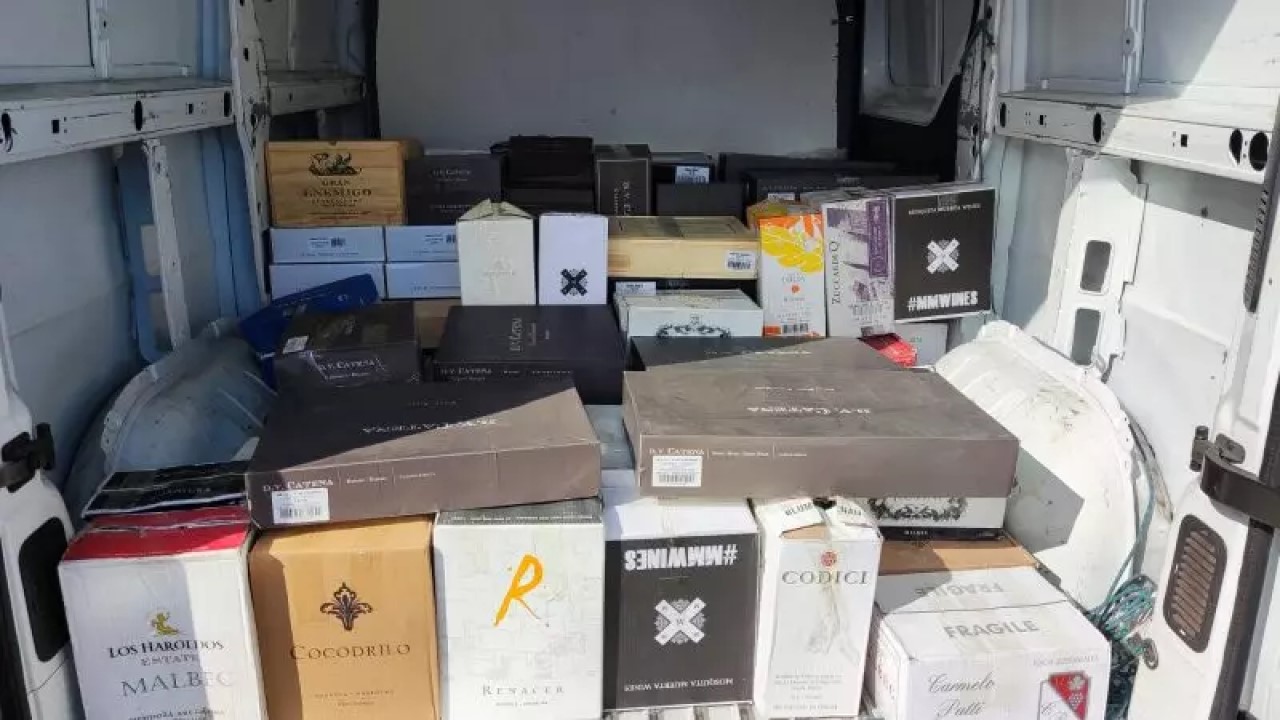 Vinhos falsificados são apreendidos em comércio de Joinville