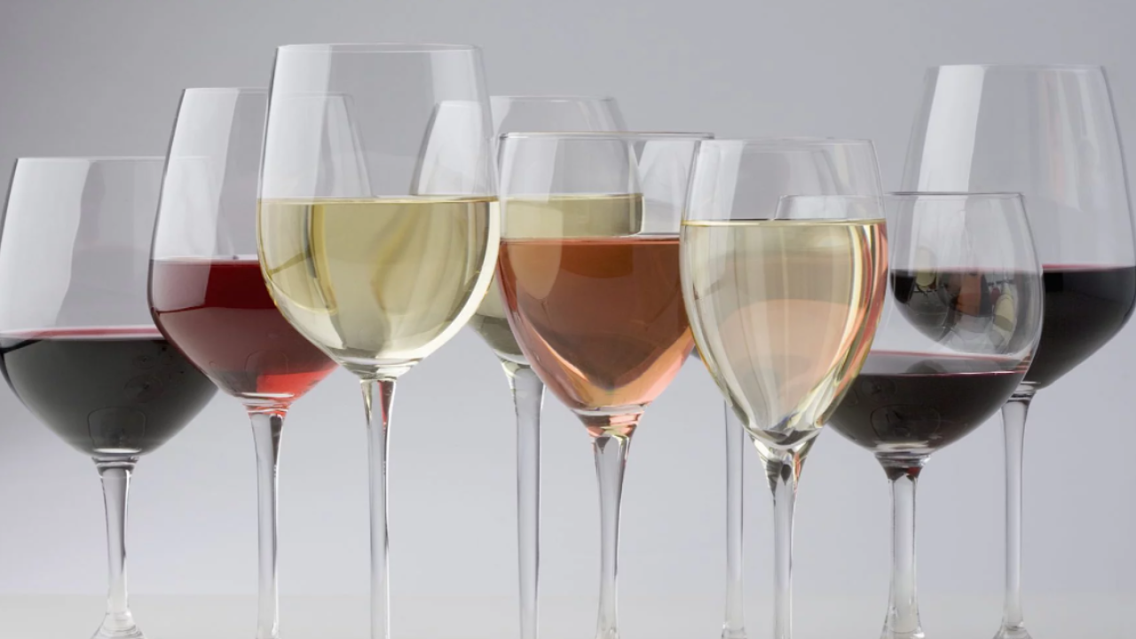 Taças de vinho e seus diversos formatos