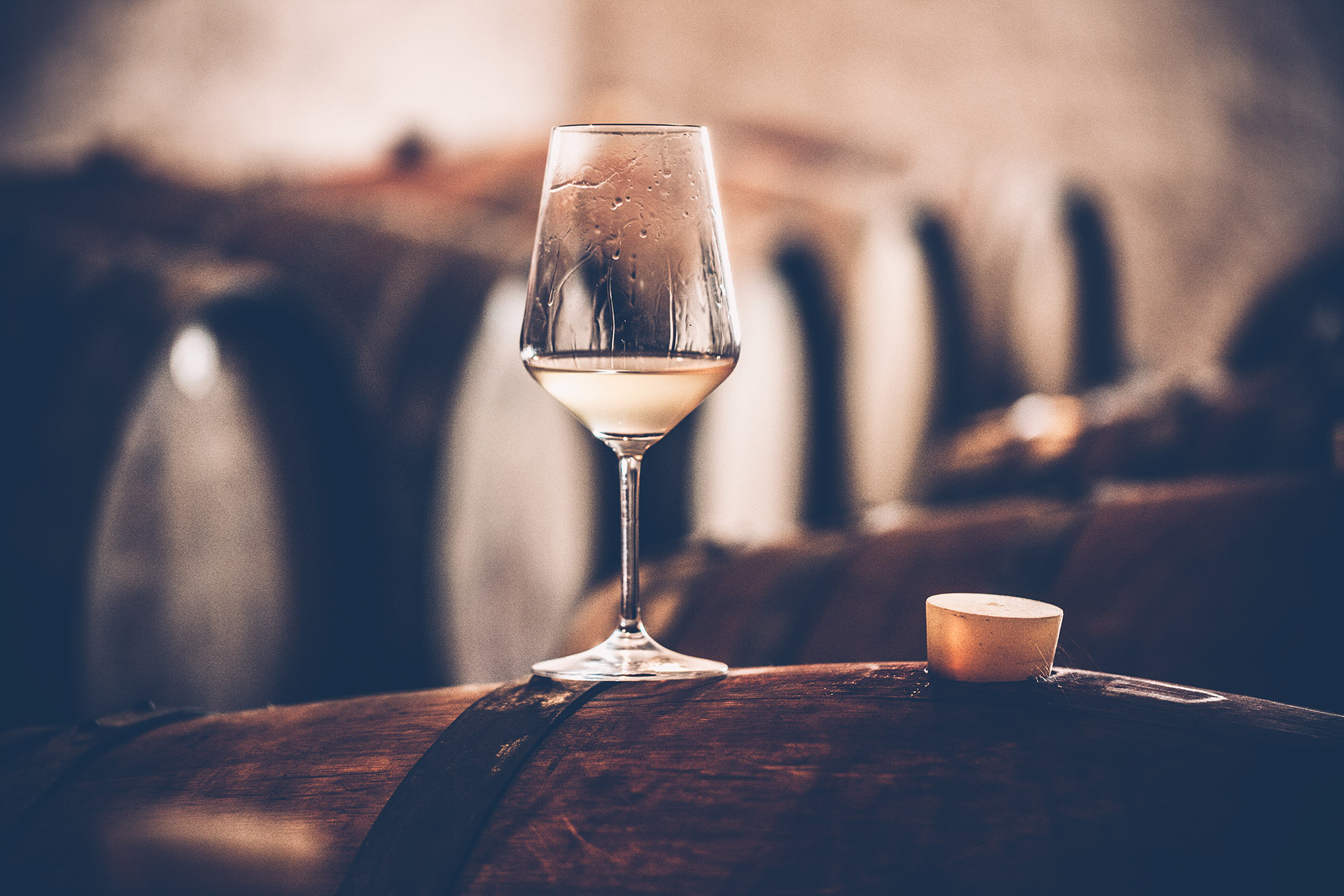 Vinho branco pode ser envelhecido, mas algumas características são essenciais