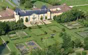 Em Sauternes, como são lindos os jardins do Château Suduiraut, nos moldes do épico Palácio de Versailles, na França