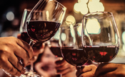 Grandes vinhos: 5 rótulos bem pontuados para tomar com o seu pai  