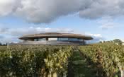 Le Dôme: vinícola em Sanit-Émilion ganha design futurista e sustentável