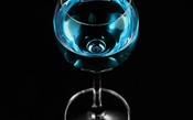 Marca de “vinho azul natural” passou a ser comercializada na França